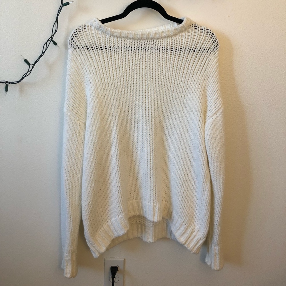 WHITE LOFT SWEATER
